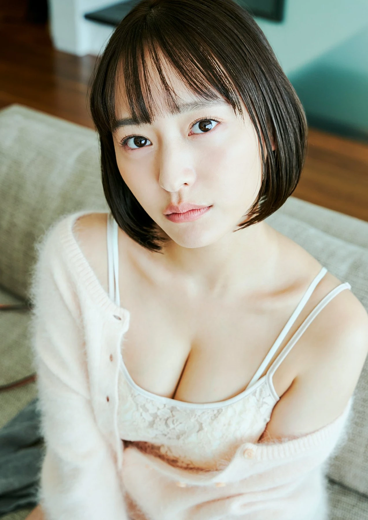高崎かなみ「彼女が来たら……」 BUBKAグラビアランジェリー画像 4枚目
