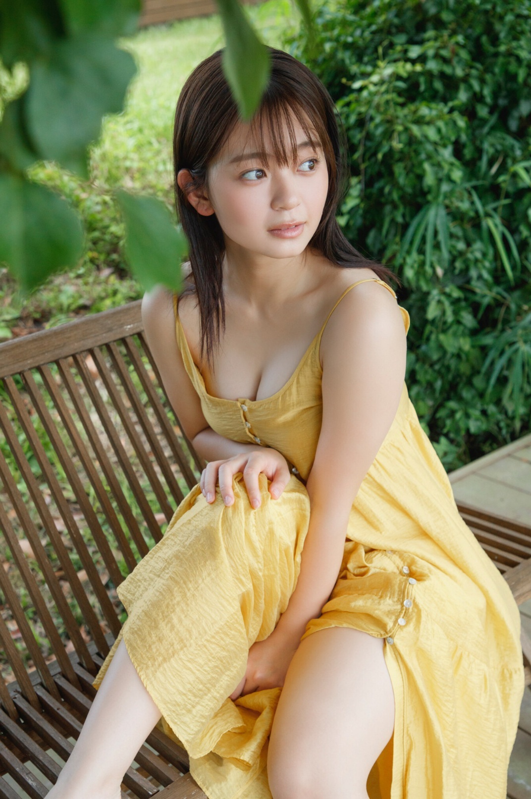 涼井菜生(すずい・なお)フライデーグラビア画像 7枚目