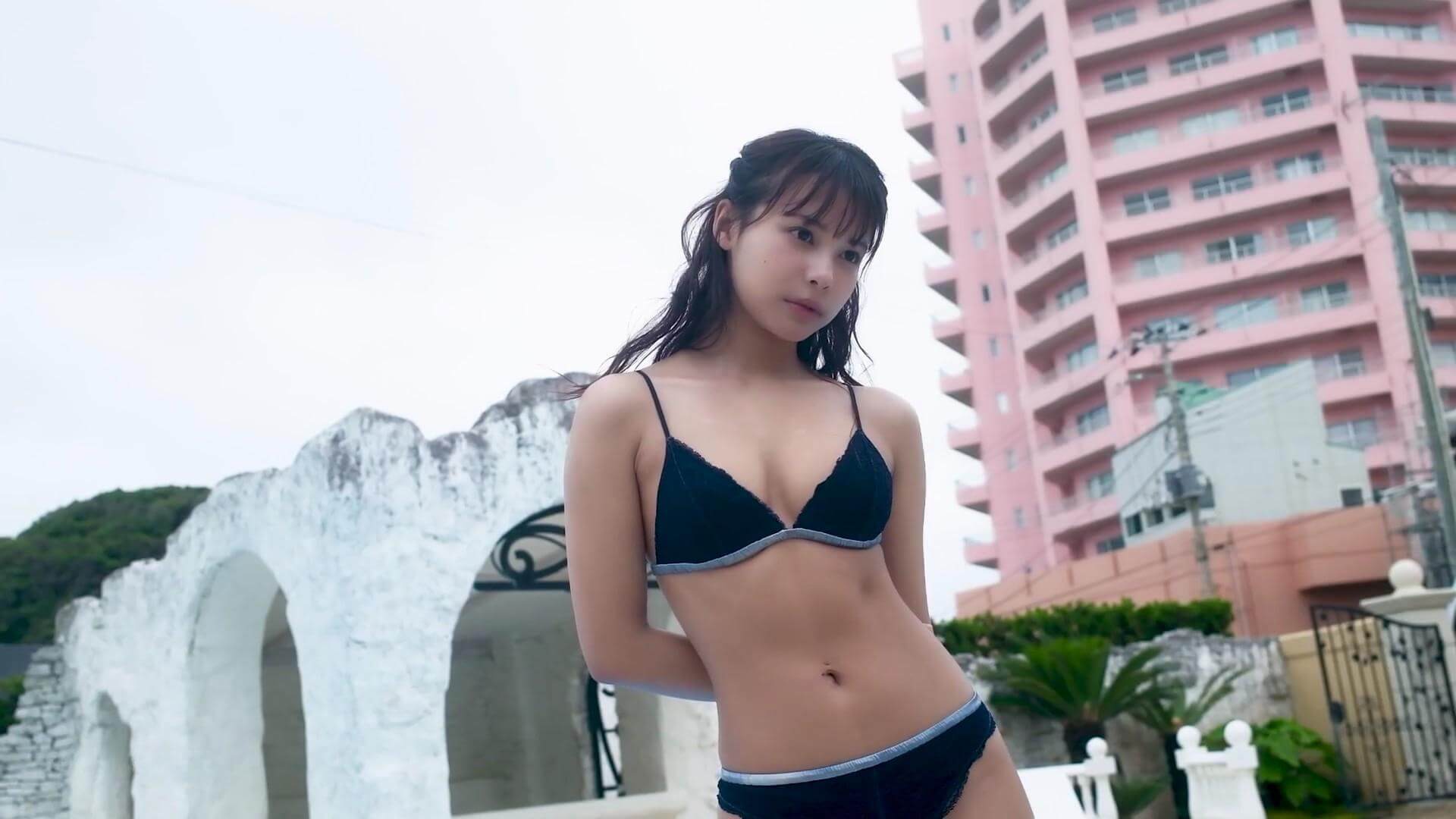 【画像宮崎あみさの極上水着グラビア!ウエスト54cmの神くびれ&美ボディ総まとめ 6枚目