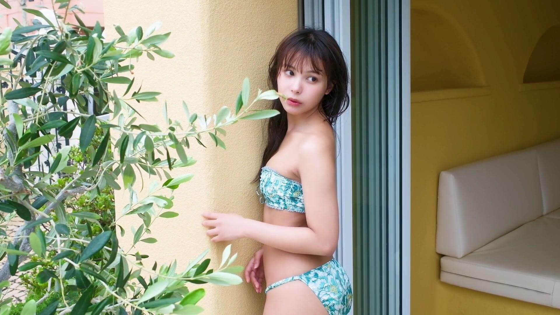 【画像宮崎あみさの極上水着グラビア!ウエスト54cmの神くびれ&美ボディ総まとめ 26枚目