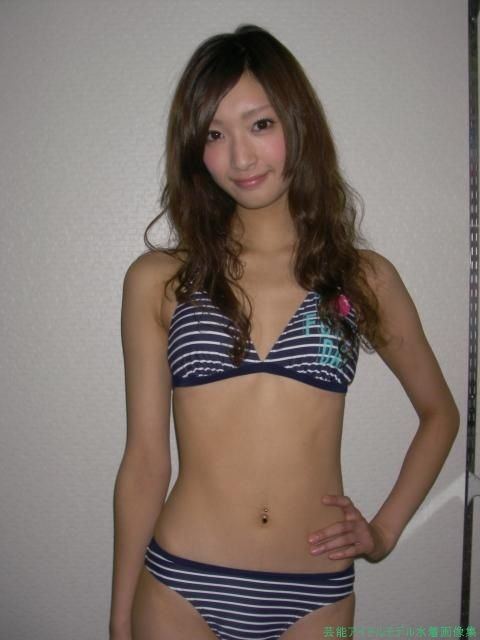 172 cm Bカップ菜々緒水着画像 30枚目