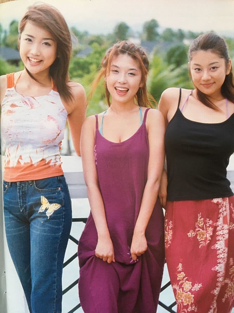 佐藤江梨子, 小池栄子, 川村亜紀, おっぱいがいっぱい! 6枚目