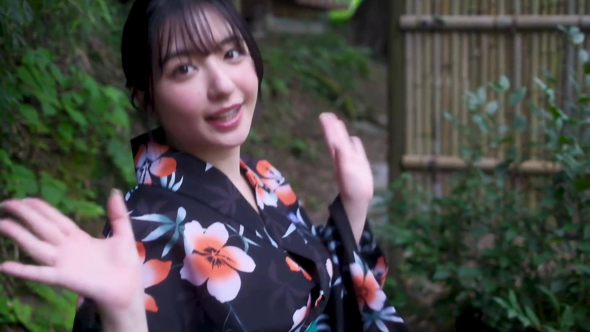 麻倉瑞季の最新水着グラビア厳選!身長150cmに宿る奇跡のプロポーション 29枚目