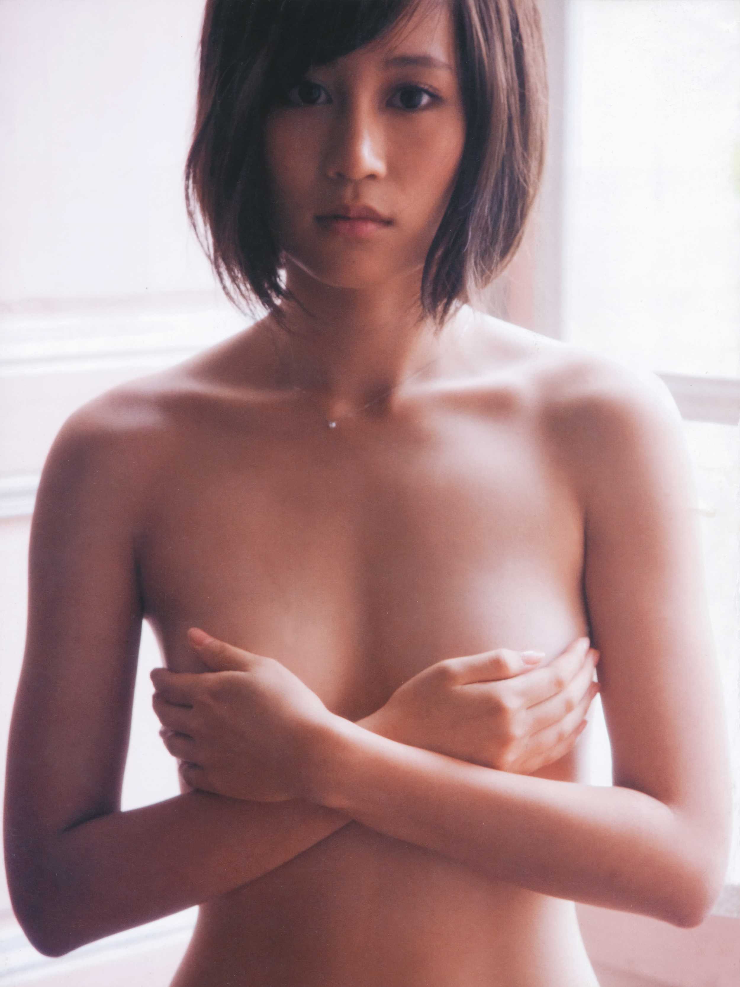 前田敦子の魅力を凝縮した水着姿のフォトギャラリー 2010 10枚目