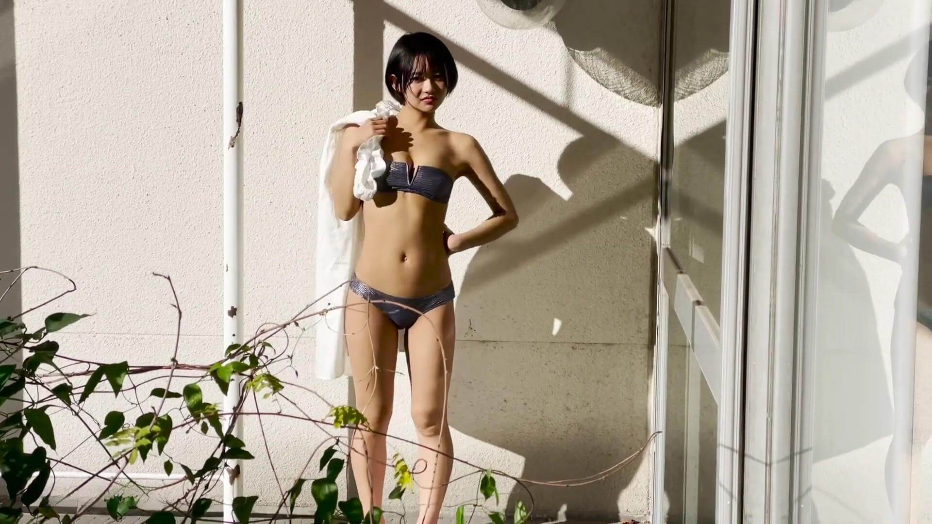 【衝撃ギャップ】すみぽんの水着グラビアが可愛すぎる!黒猫ビキニから大人ランジェリーまで秘密の休日を激写 20枚目