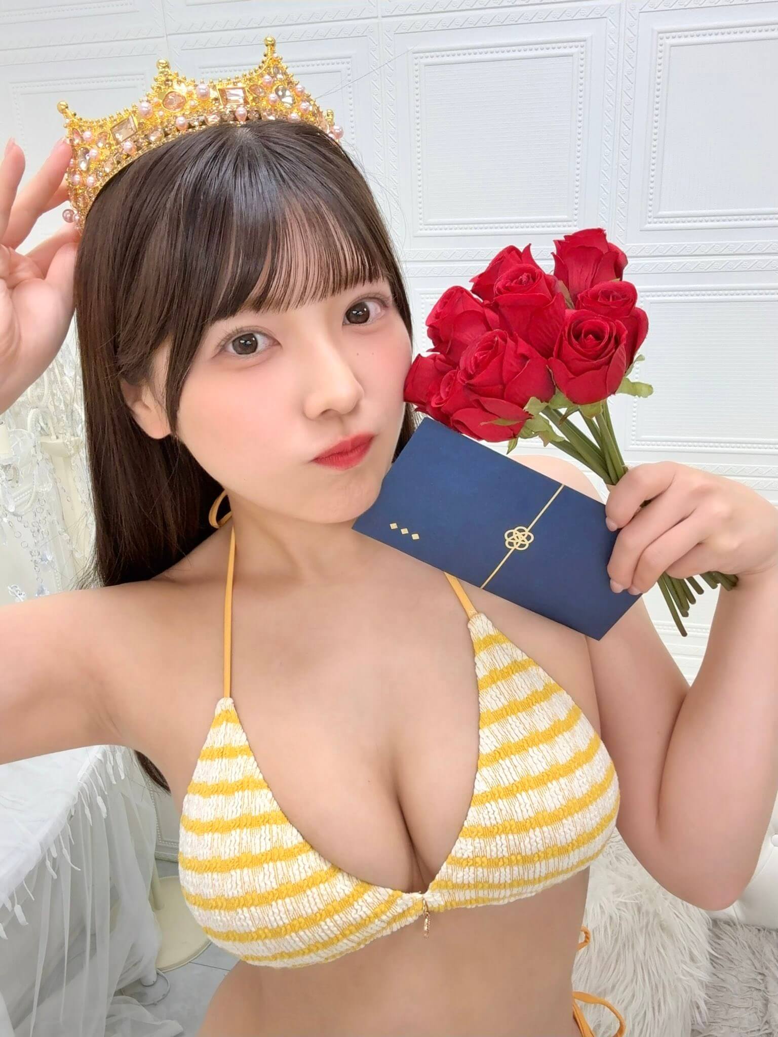 美波那緒のあどけない笑顔と迫力ボディに沼る!話題沸騰の水着グラビア 10枚目
