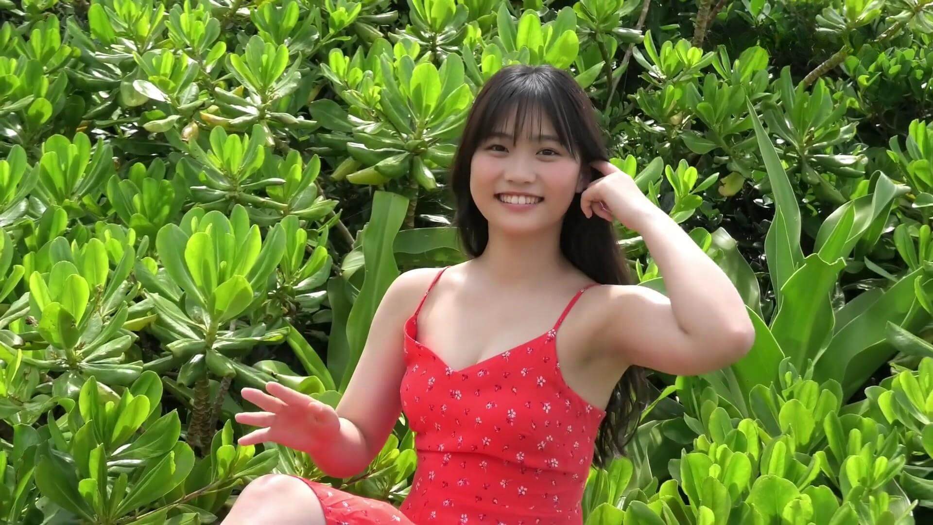 【画像尾茂井奏良の人生初ソロ表紙&水着グラビアを大公開!17歳の美ボディから目が離せない! 17枚目