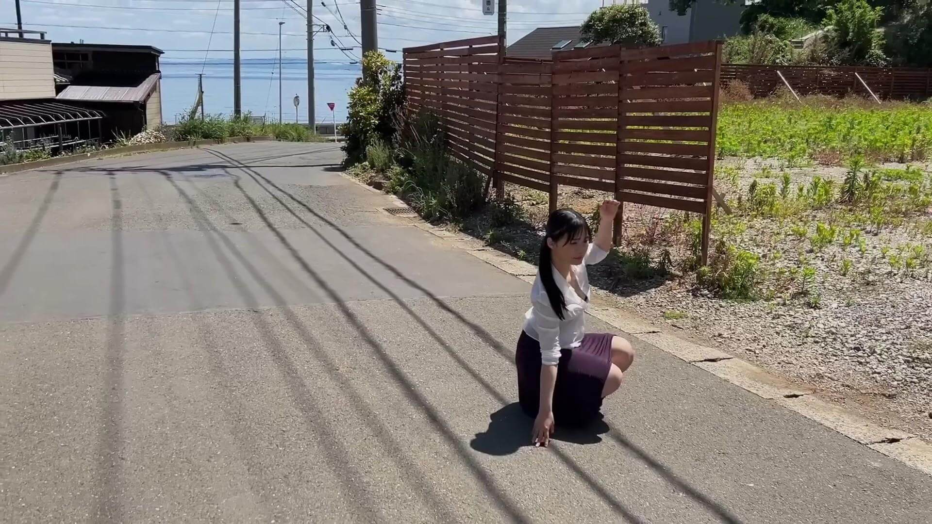 尾茂井奏良の水着グラビア デジタル写真集『中間、地点』も大ヒット! 1枚目