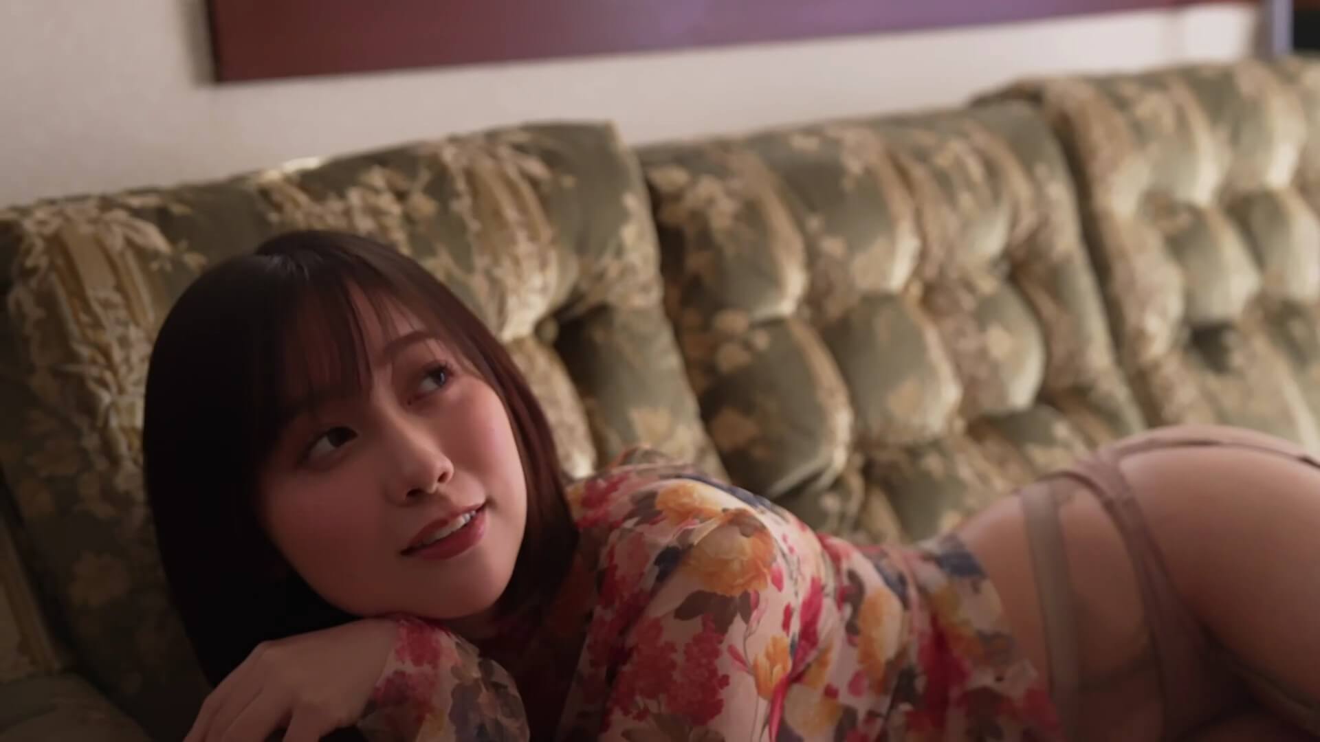 【あゆの】花柄シアーボディスーツ(シースルーレオタード)姿が美しすぎる! 10枚目