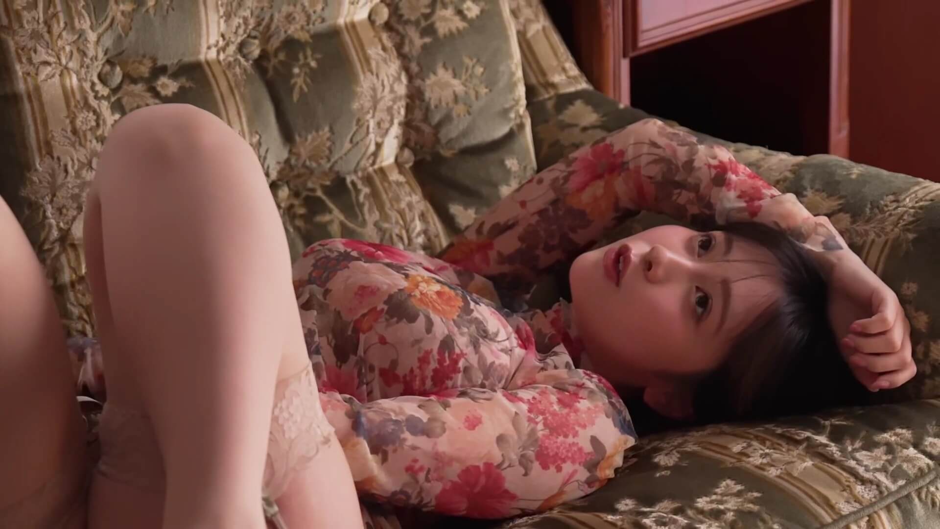 【あゆの】花柄シアーボディスーツ(シースルーレオタード)姿が美しすぎる! 19枚目
