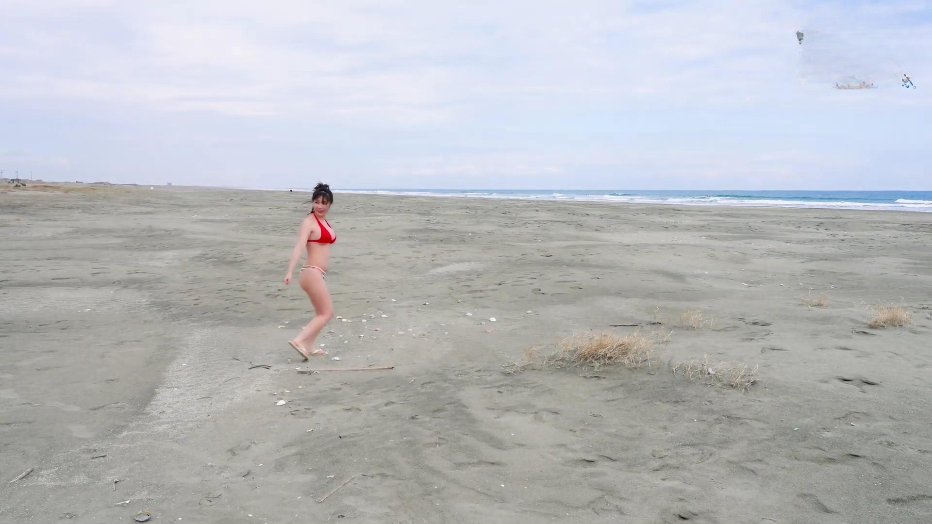 B90の155cm美少女あゆの、水着グラビアでスタイル炸裂 23枚目