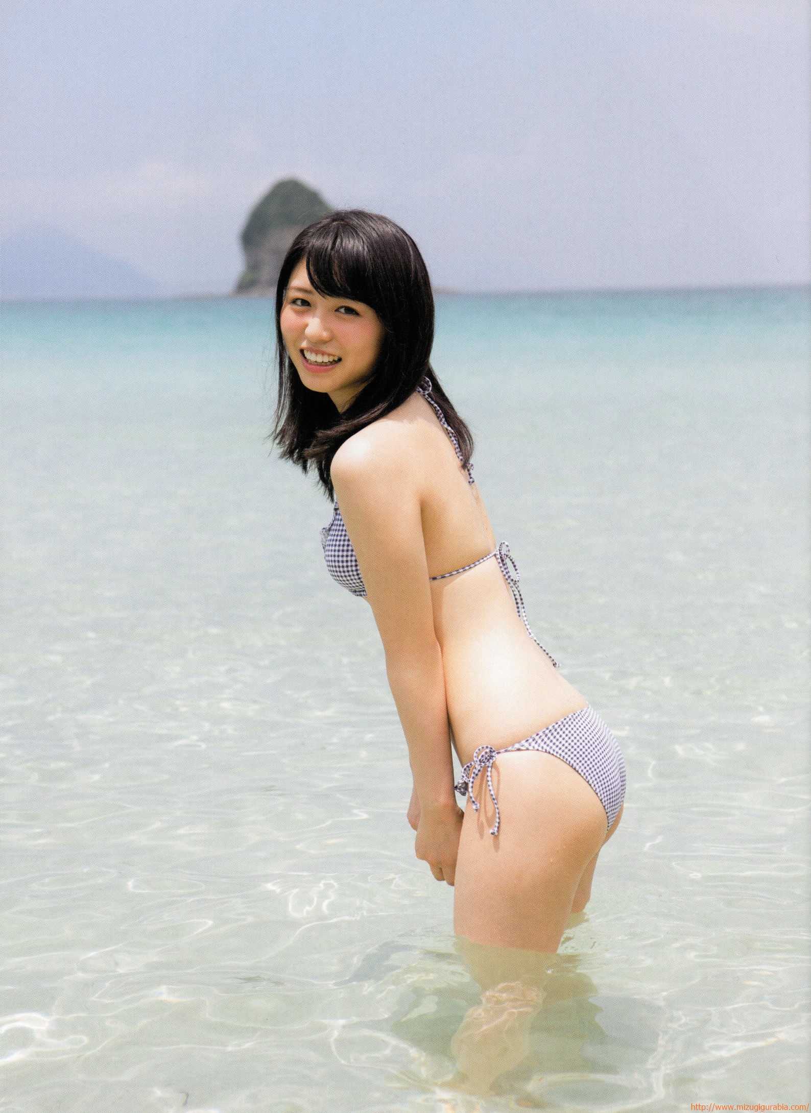 長濱ねるの魅力を水着グラビアを通して紹介 17枚目