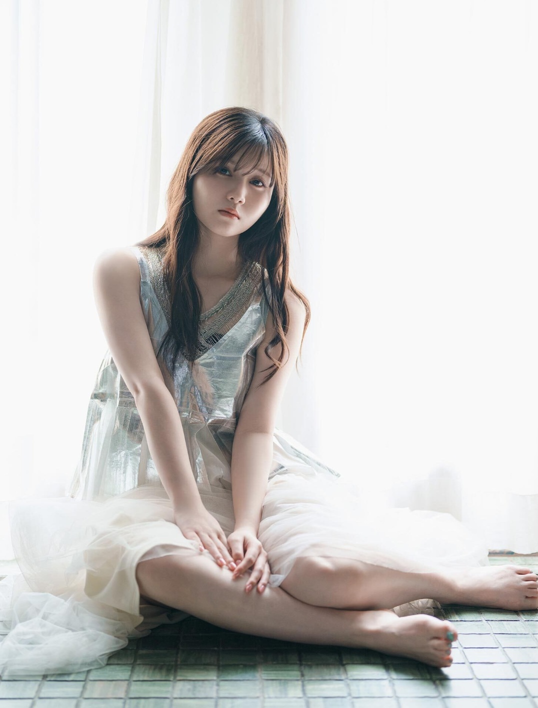 伊藤理々杏(乃木坂46)最新グラビア画像 4枚目