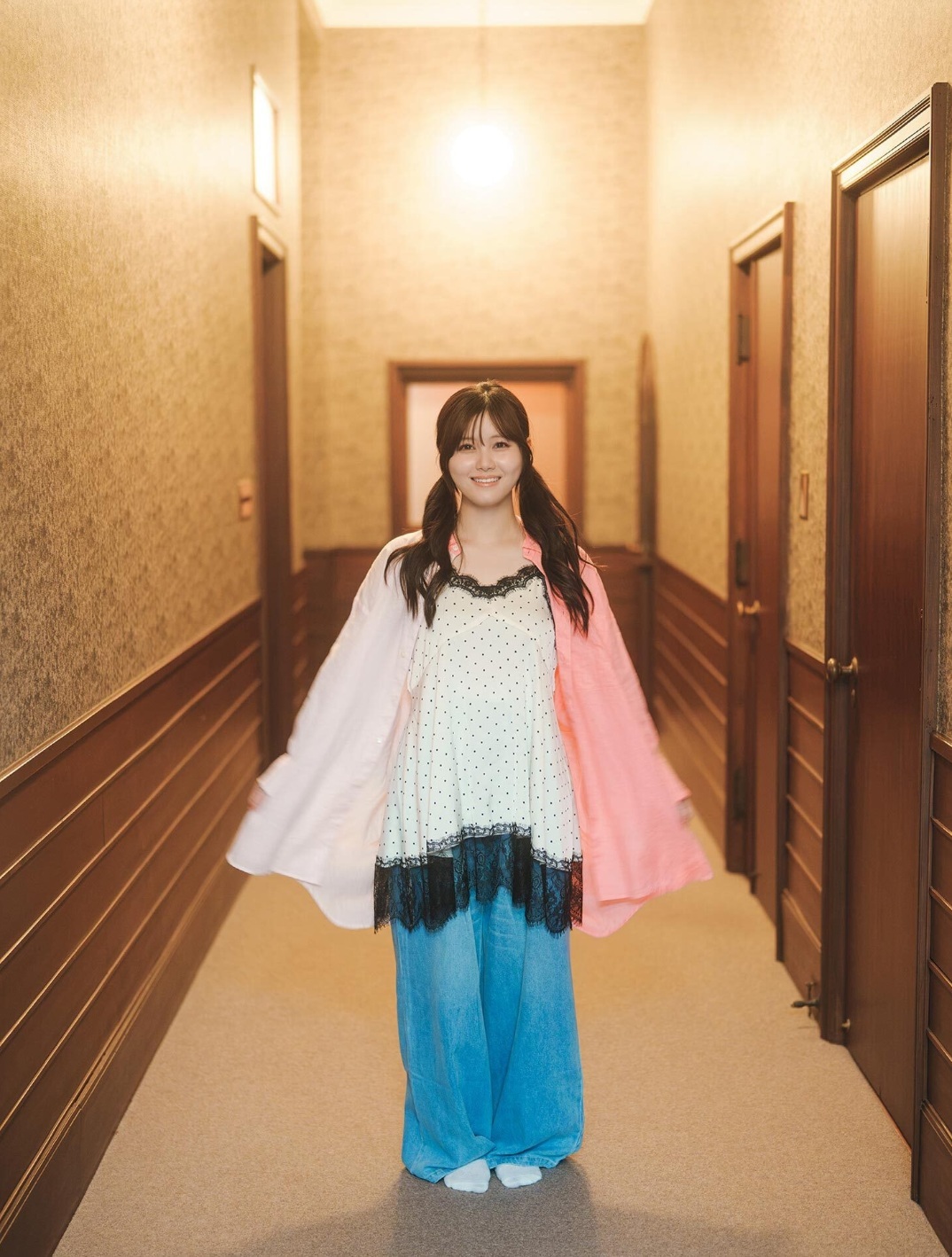 伊藤理々杏(乃木坂46)最新グラビア画像 9枚目