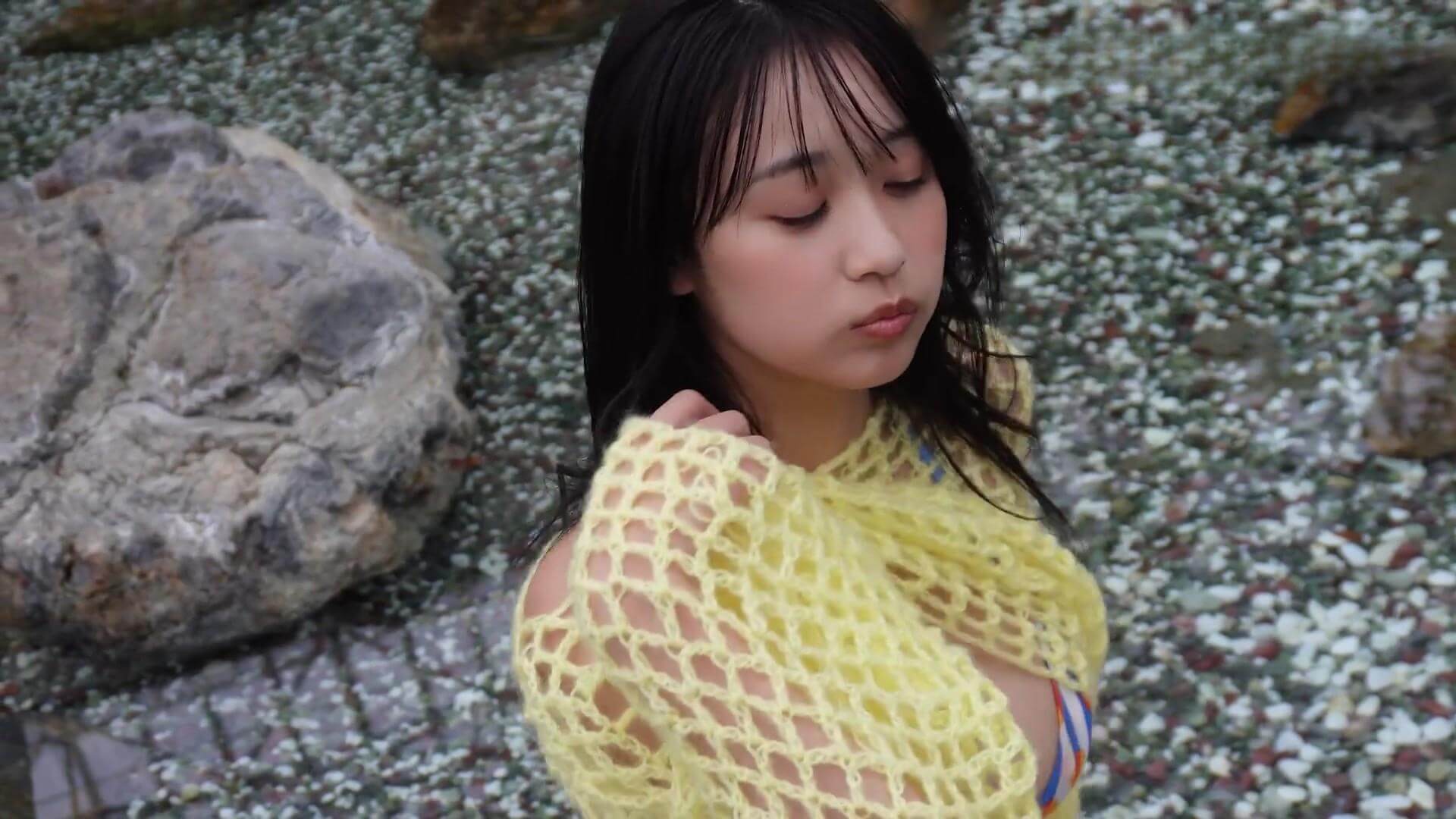 溝端葵さんの最新水着グラビアが話題!抜群のスタイルと魅力 21枚目