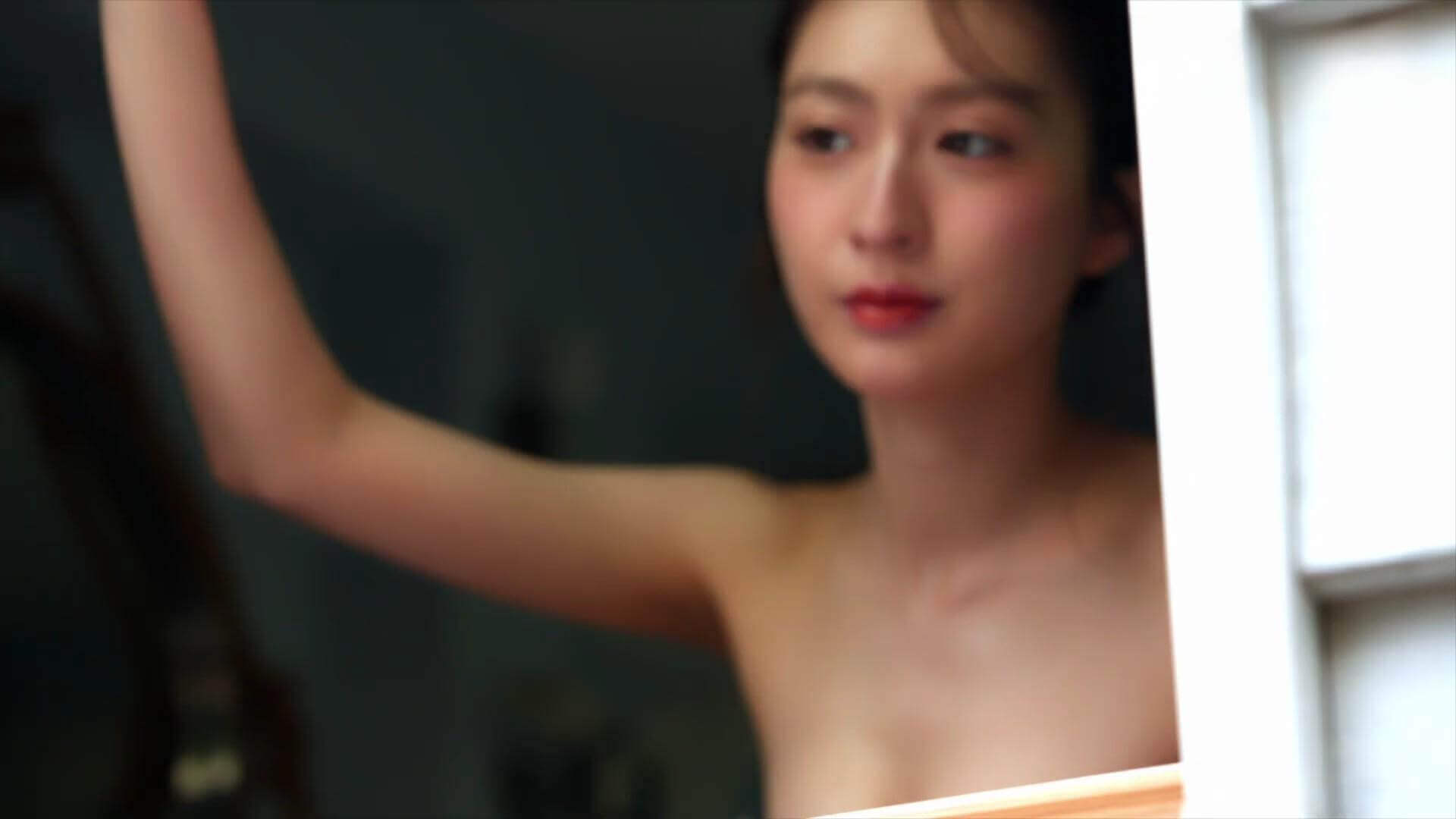 【画像宮部のぞみの極上水着グラビア!洗面所の窓辺&露天風呂での爽やかな笑顔に密着 6枚目
