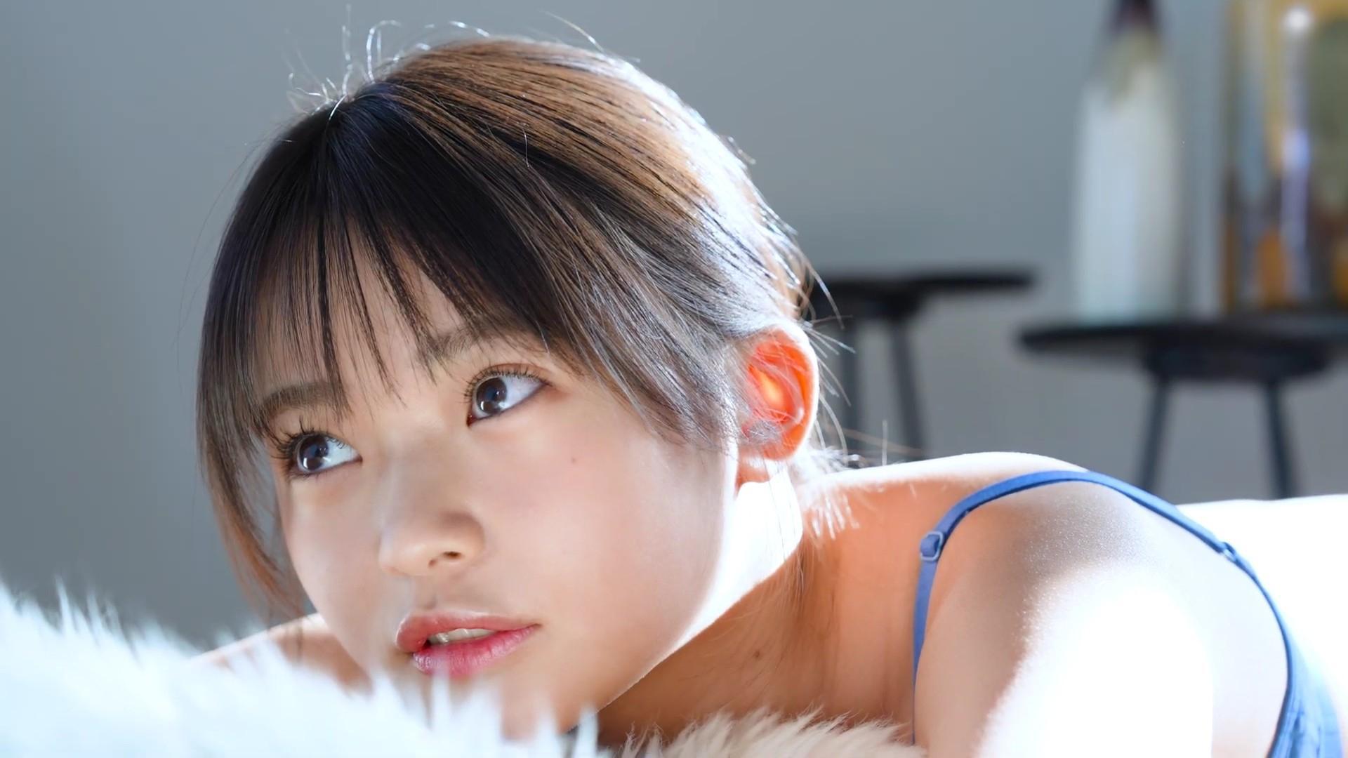 小森香乃 鮮やかなブルーとシックな黒。バイカラーで魅せるビキニスタイル 28枚目