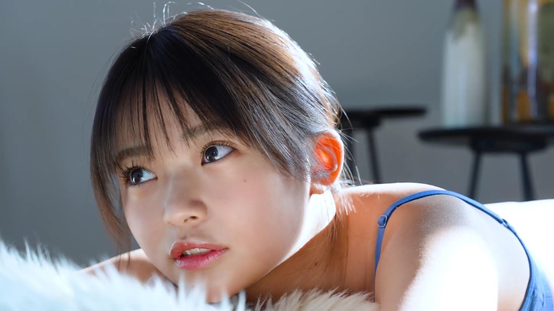 小森香乃 鮮やかなブルーとシックな黒。バイカラーで魅せるビキニスタイル 29枚目