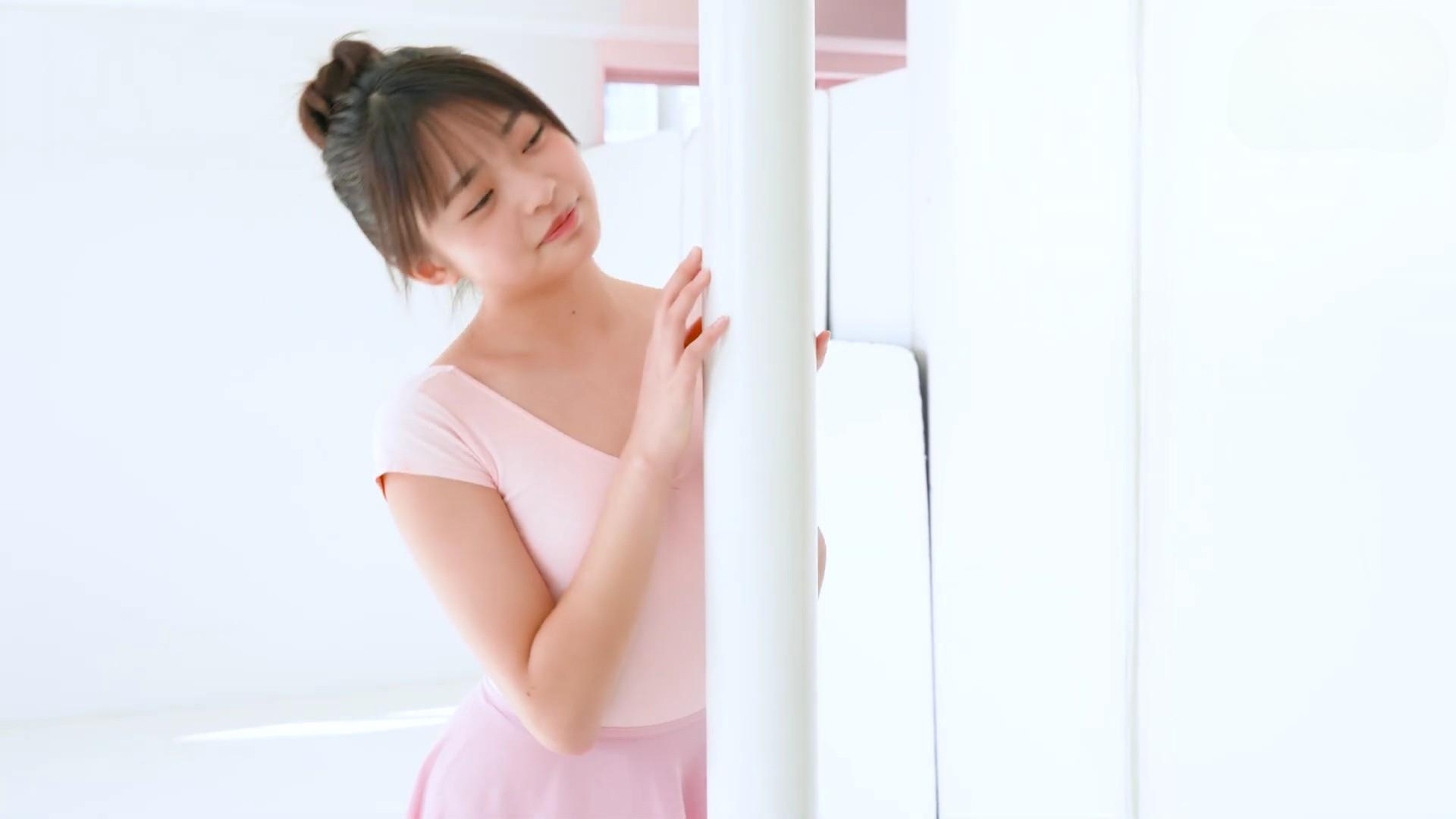 【17歳の衝撃】小森香乃、バレリーナ姿で魅せる究極の曲線美。 7枚目