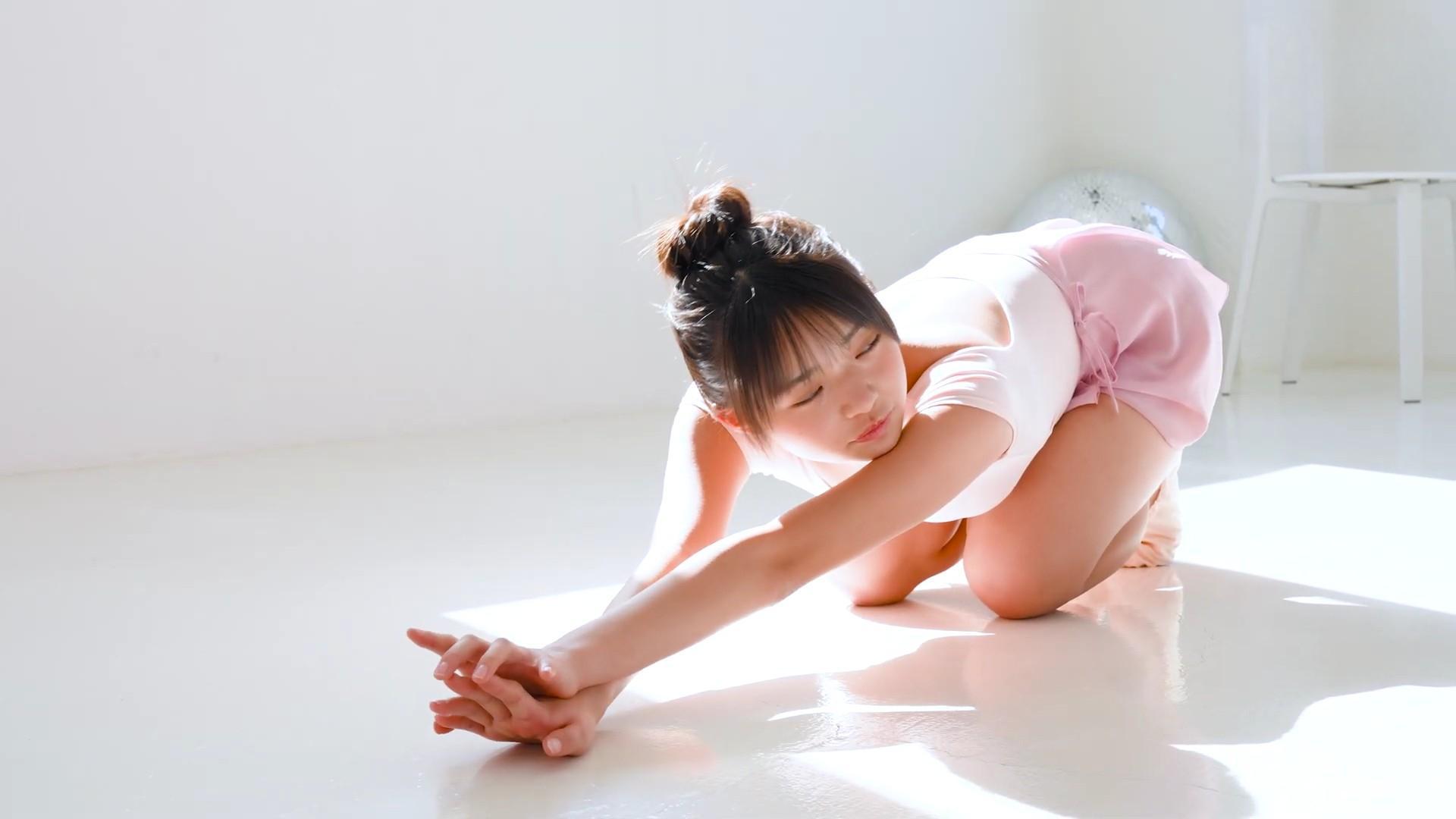 【17歳の衝撃】小森香乃、バレリーナ姿で魅せる究極の曲線美。 25枚目