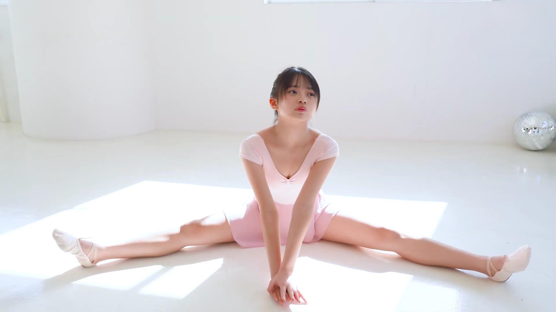 【17歳の衝撃】小森香乃、バレリーナ姿で魅せる究極の曲線美。 27枚目
