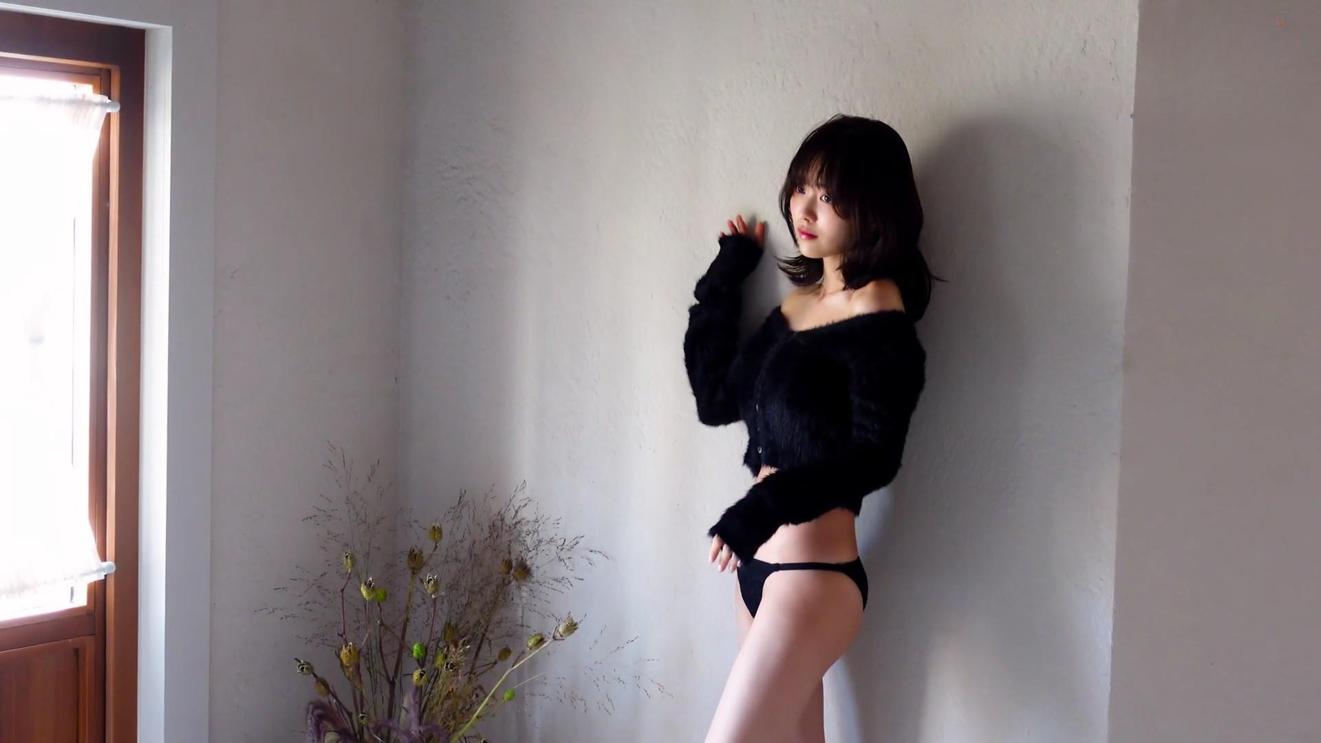 新田さちか 水着画像グラビア 女優・モデルから実業家まで 10枚目