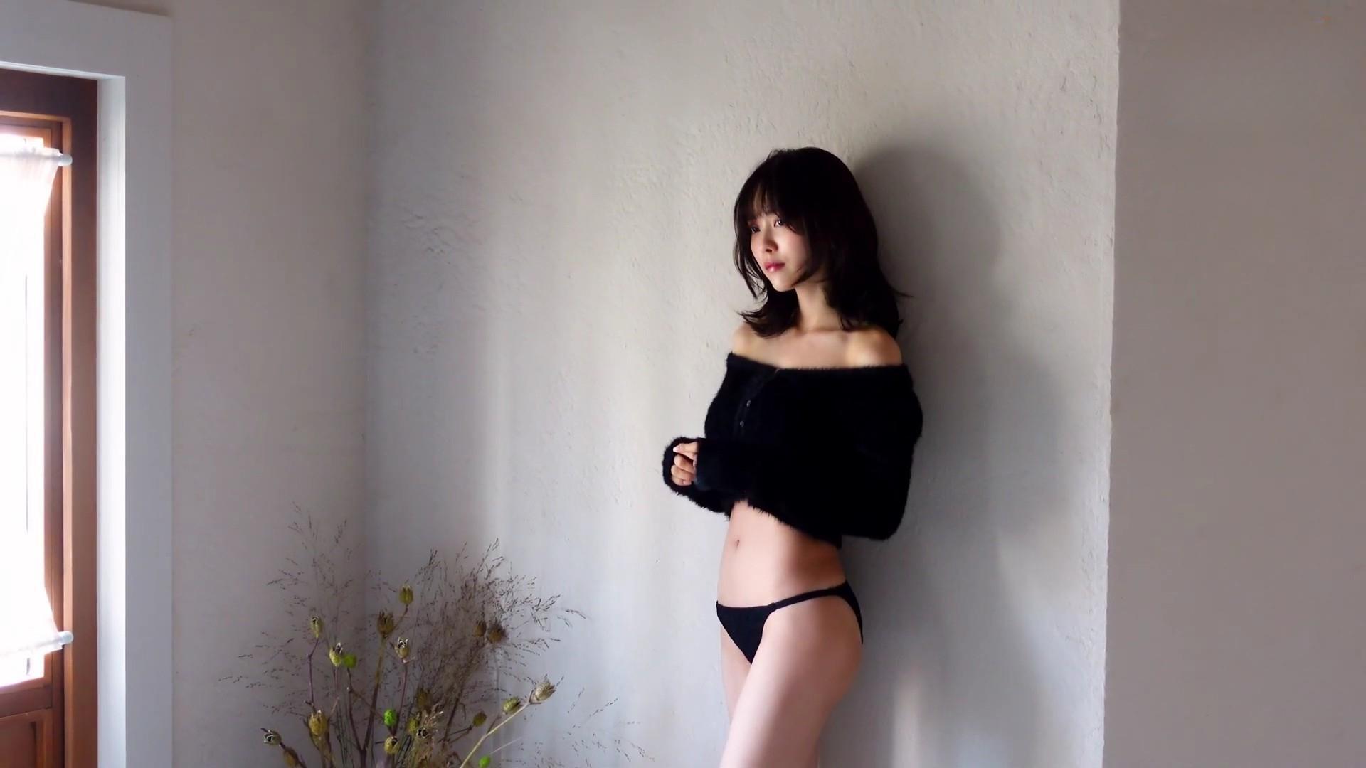 新田さちか 水着画像グラビア 女優・モデルから実業家まで 14枚目