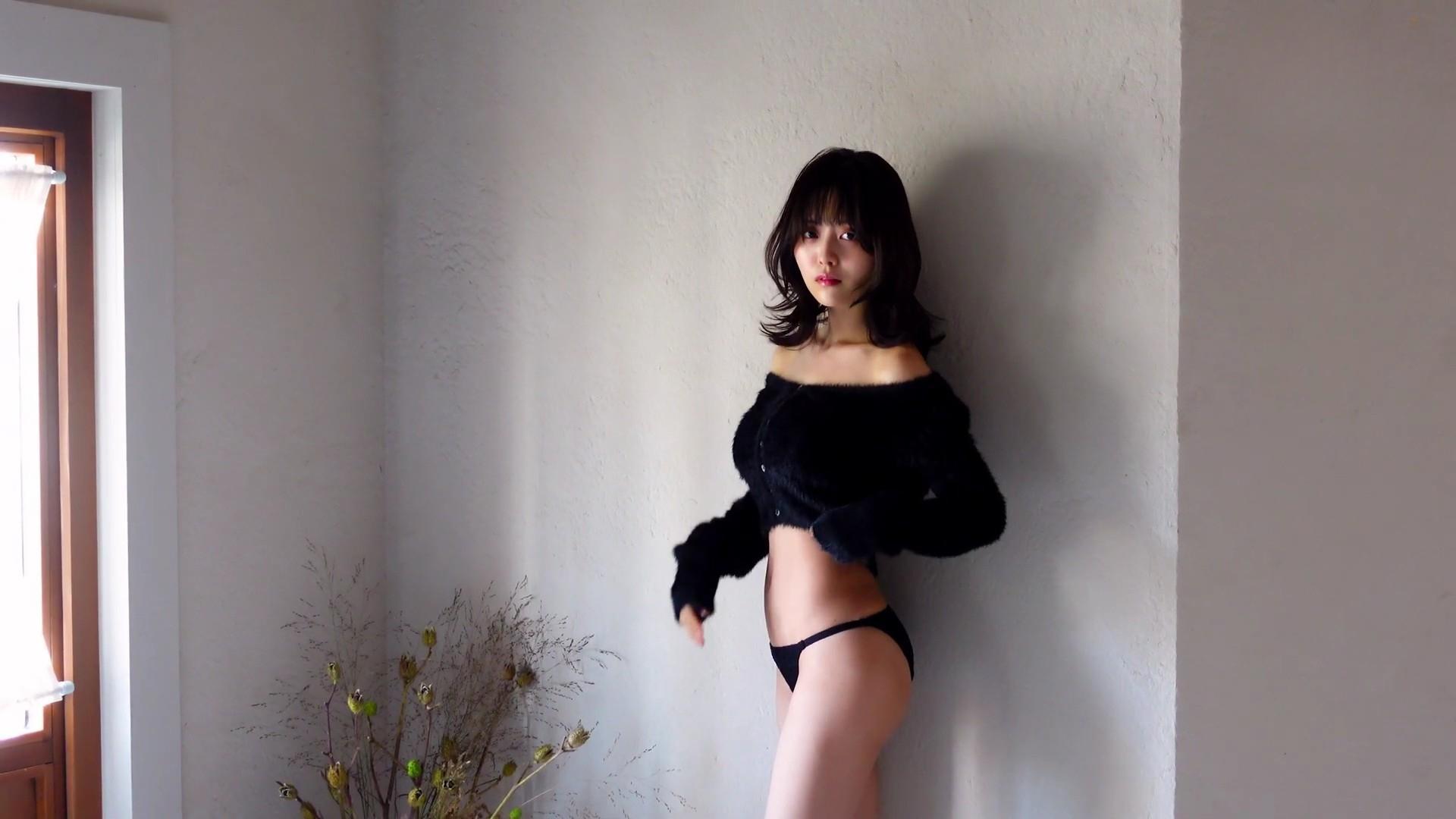 新田さちか 水着画像グラビア 女優・モデルから実業家まで 16枚目