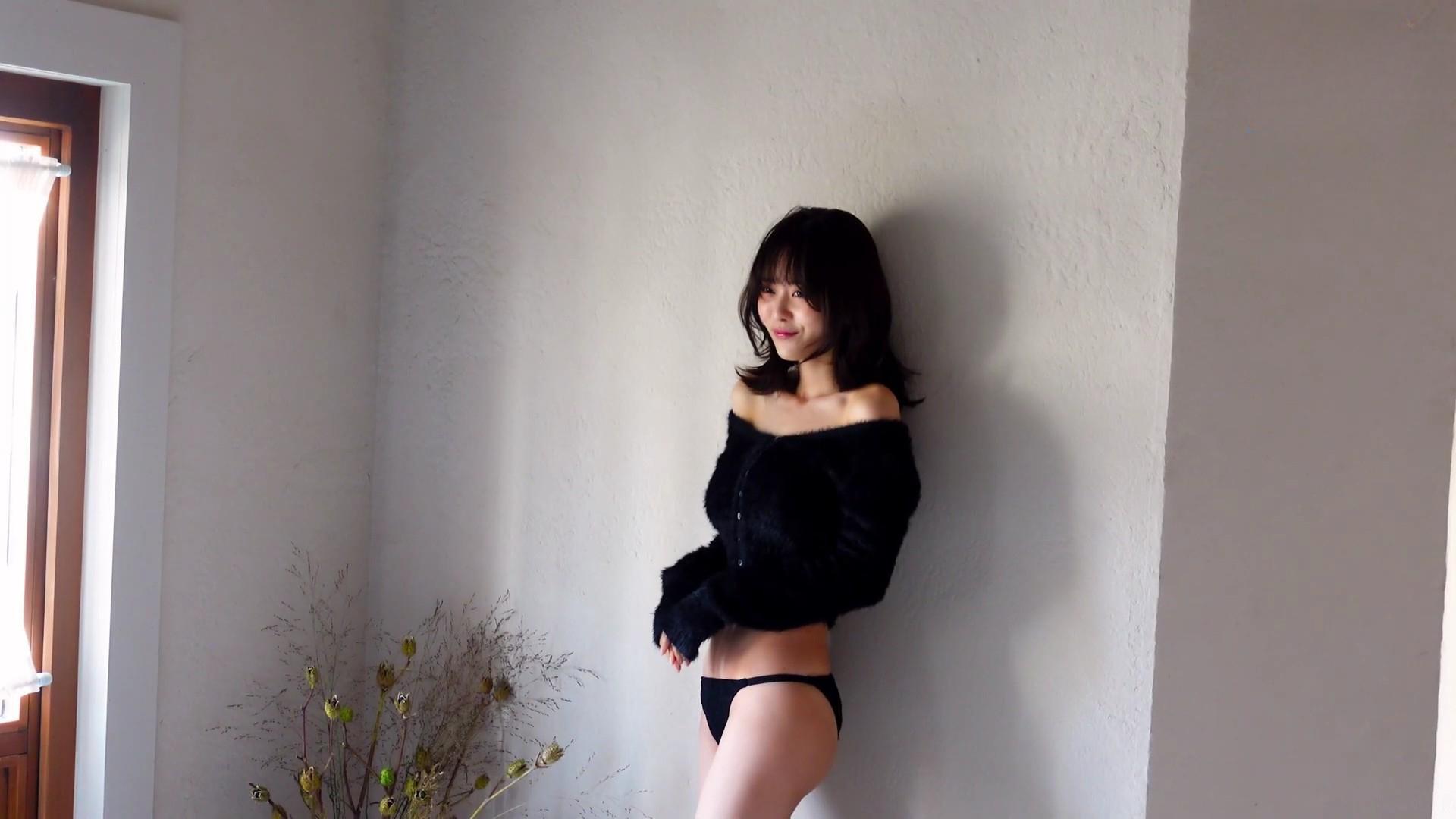 新田さちか 水着画像グラビア 女優・モデルから実業家まで 23枚目