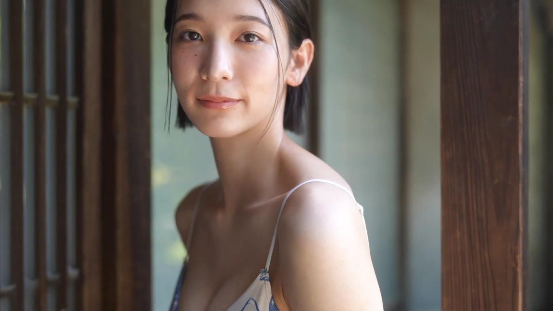 小貫莉奈 初の温泉水着グラビアに挑戦 29枚目