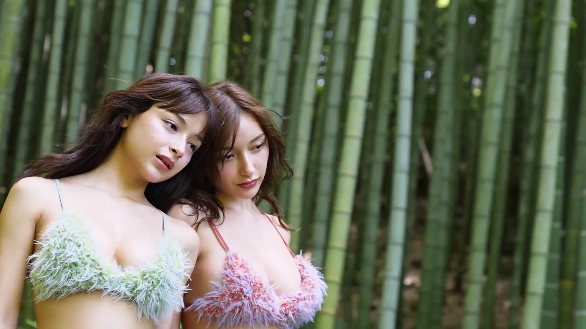 【画像Erika×百瀬まりな 奇跡のFカップ共演!竹林で魅せる極上の水着グラビア 29枚目