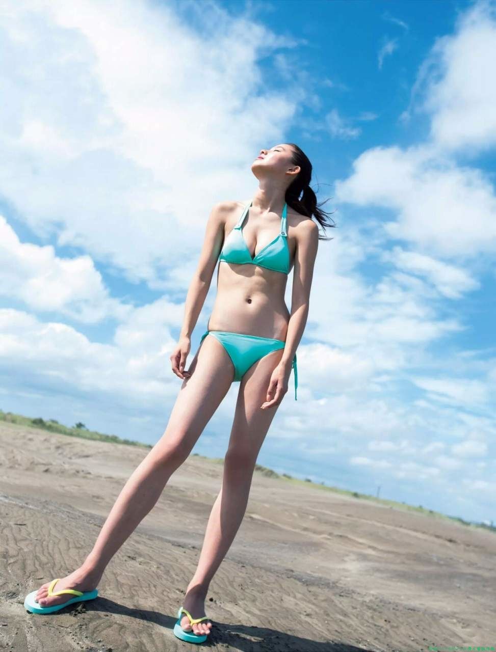 朝比奈彩水着ビキニグラビア 25枚目