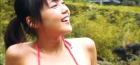 赤いビキニではしゃぐ 有村架純水着キャプチャー画像