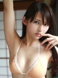 Aカップグラドル鈴木咲水着画像