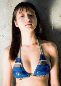 今田美桜 人気女優のグラビア水着画像