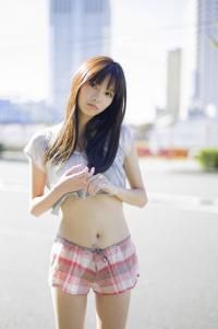 新川優愛 グラビア水着画像超人気ブレイクの美少女 「そんな私の20歳プレイボール!」2014年 かわいすぎる!
