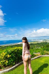長澤茉里奈 グラビア水着画像20歳とは思えないあどけない顔、そして身長153センチFカップボディというギャップありすぎの合法ロリ