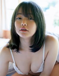 上田操 グラビア水着画像①