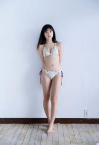 吉田莉桜 日本一可愛い女子高生の水着画像④