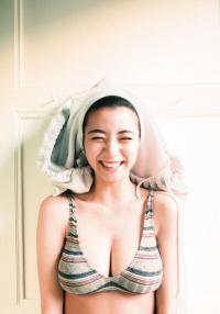 池田エライザ グラビア水着画像③