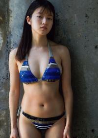 今田美桜 グラビア水着画像④
