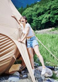 吉岡里帆 グラビア水着画像②