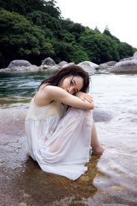 森戸知沙希(モーニング娘)グラビア水着画像①