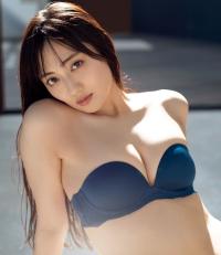 森香澄 最新グラビア水着画像⑥