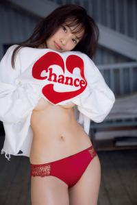 姫野ひなの 最新グラビア水着画像②