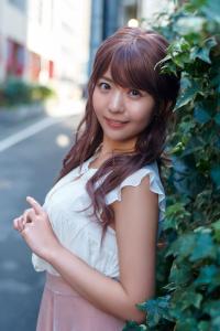 佐々木萌香 最新グラビア水着画像