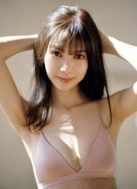 松平璃子 最新グラビア水着画像