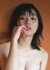 浅川梨奈 最新グラビア含む水着画像⑤