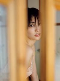 奥山かずさ 最新グラビア含む水着画像⑩