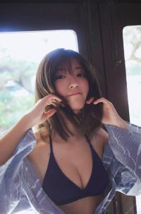 工藤美桜 紫パープル水着ビキニ